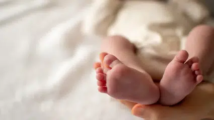 Doğum yapanın kredi borcu silinecek