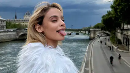 Serra Pirinç göğüslerinin kalıbını çıkarttı