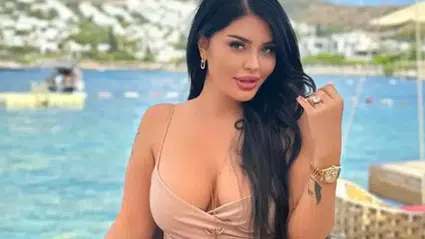 Ebru Polat'ın son paylaşımına yorum yağdı: Klip mi, özel içerik mi?