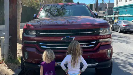 Yüksek kaputlu araçlar, çocuklar için hayati tehlike oluşturuyor!