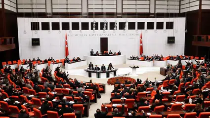 TBMM Genel Kurulu’nda AK Parti ve CHP milletvekilleri arasında tartışma