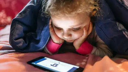 Ekran bağımlılığı konuşmayı geciktiriyor: Uzmandan ebeveynlere kritik uyarılar