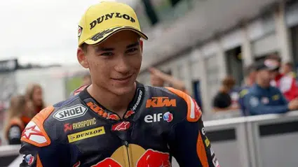 Deniz Öncü’den tarihi zafer: Moto2’de ilk Türk galibiyet!