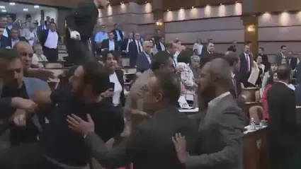 İBB Meclisi'nde gerilim: AK Partili Muhammet Kaynar'ın soruşturma sözleri arbedeye neden oldu