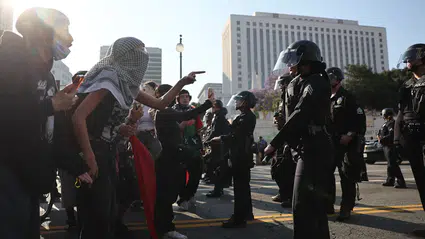 Los Angeles'ta olaylar her geçen an şiddetleniyor: 100'ü aşkın kişiye gözaltı