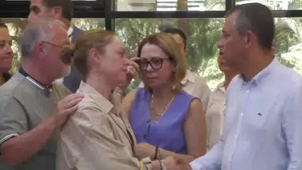 Demet Evgar'dan Ferdi Zeyrek'in ailesine taziye ziyareti