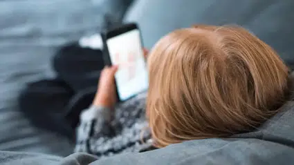 Çocuklara ekran yasağı gerçekten gerekli mi? Bilim dünyası ikiye bölündü