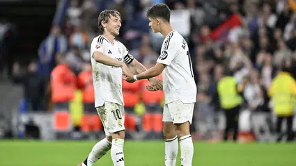 Luka Modric'ten Arda Güler'e 10 numara formalı veda