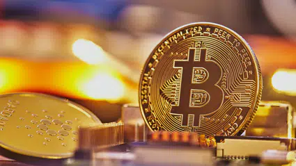 Bitcoin, 117 bin doları aşarak tüm zamanların en yüksek seviyesine ulaştı