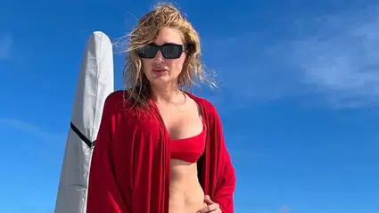 İzmir'deki yangında Bilge Öztürk'ün sörf okulu yandı