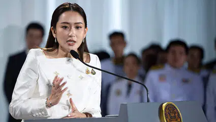 Eski Kamboçya lideri ile telefon görüşmeleri ortaya çıkmıştı: Tayland Başbakanı Shinawatra görevinden uzaklaştırıldı!