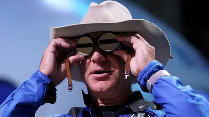 Jeff Bezos'un 100 milyon dolarlık uydusu uzayda kayıplara karıştı