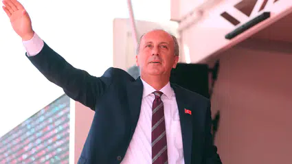 Muharrem İnce'den Yusuf Tekin'e: Altını pislettiğin Bakanlık koltuğundan kalkmamak için çocuklarımızın geleceğini çalıyorsun