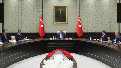 Erdoğan’dan kabine değişikliği sinyali: “Bazı arkadaşlarla son toplantımız olabilir”