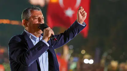 CHP MYK acil toplandı: Özgür Özel miting kararını verdi