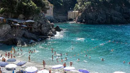 Dünyaca ünlü tatil beldesinde bikini ve mayo yasaklandı