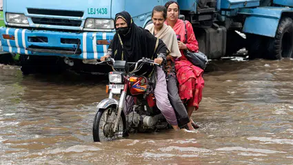 Pakistan'da yaşanan selde 11 kişi yaşamını yitirdi