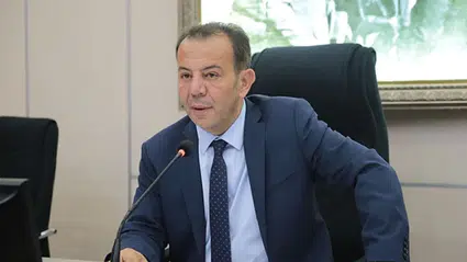 Tanju Özcan’dan Özgür Özel’e: Tanrılar kurban istiyorsa kendinizi zorda bırakmayın