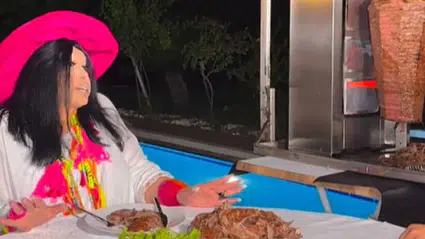 Bülent Ersoy, Antalya’daki villasına Ankara’dan özel dönerci getirtti
