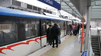 İZBAN seferleri yeniden başladı