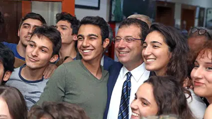 Ekrem İmamoğlu’ndan YKS sonrası gençlere destek mesajı: Burs, yurt ve staj fırsatları sunulacak