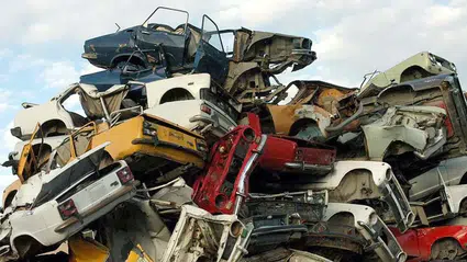 20 Yaş Üzeri Araç Sahipleri Umutla Bekliyor: 2025 Hurda Teşviki ve ÖTV Muafiyeti Meclis’te Onaylandı mı?