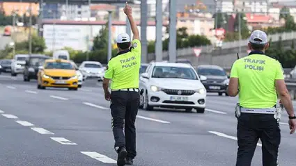 İstanbul’da 30 Ağustos provası trafiği felç etti: İşte kapatılan yollar ve alternatif güzergahlar