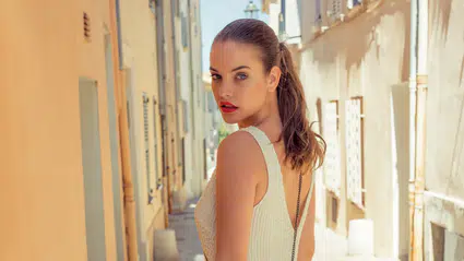 Süper model Barbara Palvin, endometriozis teşhisini ve ameliyat sürecini paylaştı