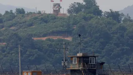 Güney Kore’den Kuzey Kore sınırına uyarı ateşi