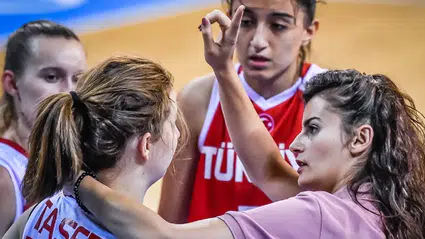 Milli takım eski doktoru Sedanur Bağdigen, Etiler’de kolunda serum takılı halde ölü bulundu