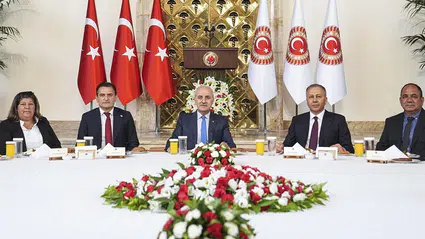 TBMM Başkanı Kurtulmuş KKTC'den gelen muhtarları konuk etti: Güney Kıbrıs'a yapılan askeri sevkiyat sıradan değil