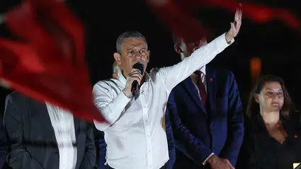 Financial Times'a konuşan Özgür Özel: Baskı sürerse Türkiye'de hayatı durma noktasına getirecek eylemler yaparız