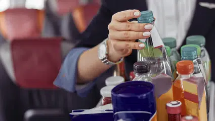 AJet ve Pegasus’ta iç hat uçuşlarında ücretsiz su dönemi