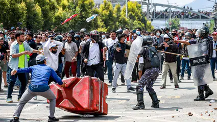 Nepal’de sosyal medya yasağı protestolarında 19 kişi öldü, Başbakan Oli istifa etti