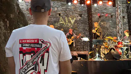 6. ALV Müzik ve Sanat Festivali kapanışı Zuhal Olcay ve Emir Ersoy'la yaptı