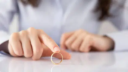 Anayasa Mahkemesi'nden kritik karar: Boşanan kadınların 300 gün bekleme süresi sürecek mi?