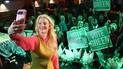 İşçi Partisi’nin 100 yıllık kalesini 34 yaşındaki tesisatçı Hannah Spencer yıktı