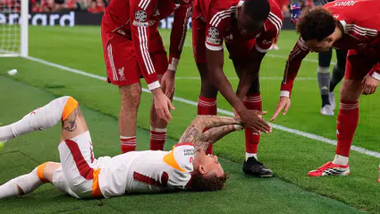 Noa Lang'ın parmağının koptuğu kaza sonrası UEFA'dan kritik hamle: Saha kenarı düzeni değişiyor