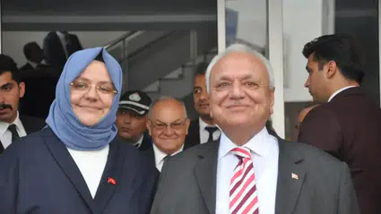 Eskişehir’de zincirleme kaza: Eski bakanlar da yaralandı