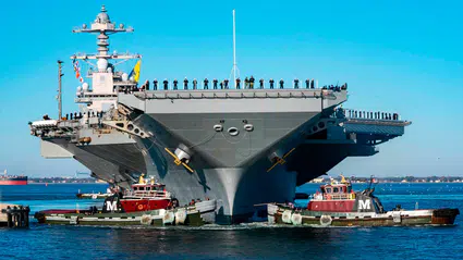 Dünyanın en büyük savaş gemisi onarımın ardından Kızıldeniz’e döndü
