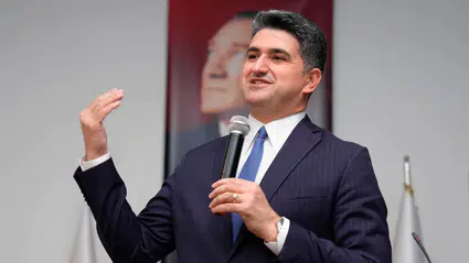Ataşehir Belediyesi'ne gece yarısı operasyonu: Başkan Onursal Adıgüzel ve 17 kişi gözaltında