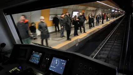 M2 Yenikapı-Hacıosman hattında intihar: Osmanbey istasyonunda raylara atlayan genç hayatını kaybetti