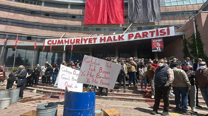 CHP Genel Merkezi’nde 24 kişinin işine son verildi