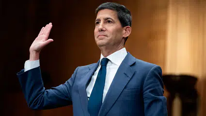 Fed'de yeni dönem: Başkan Kevin Warsh yemin ederek görevi devraldı