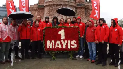 DİSK'ten Taksim'de 1 Mayıs çelengi
