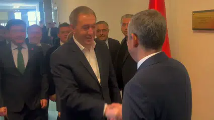 Özgür Özel ile Tuncer Bakırhan TBMM’de bir araya geldi