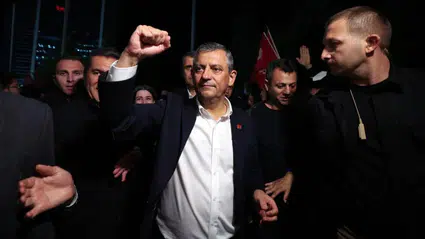 CHP’de olağanüstü kurultay hamlesi: Özgür Özel ekibi PM’den istifa etti