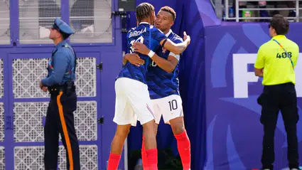 Fransa, Senegal engelini ikinci yarıda aştı: Mbappe'den rekorlarla gelen galibiyet