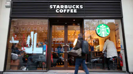 Dev kahve zincirinden stratejik küçülme: Starbucks uluslararası kurumsal kadroları buduyor