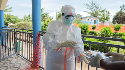 Ebola salgınında bilanço ağırlaşıyor: 263 vaka, 43 ölüm, DSÖ Başkanı bölgeyi ziyaret etti